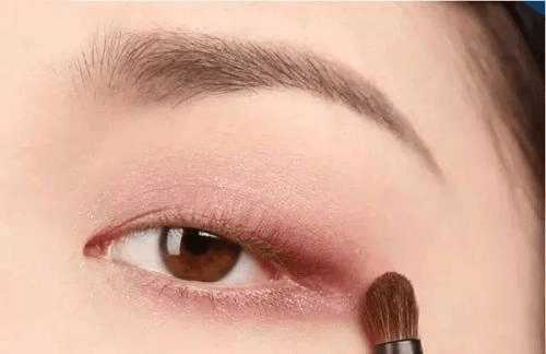 眼妆教程卡姿兰眼影哑光四色,3ce四色全哑光眼影盘眼妆教程