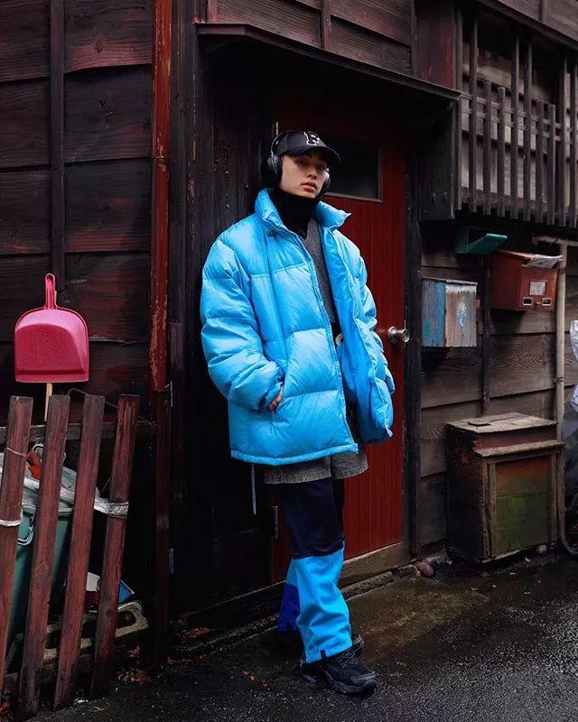 想骚还能买得起，开学这么穿让你成功撩到学妹哦