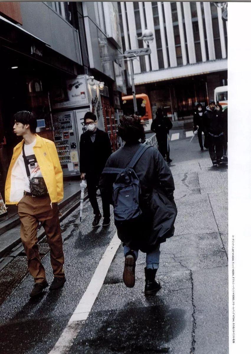 想骚还能买得起，开学这么穿让你成功撩到学妹哦