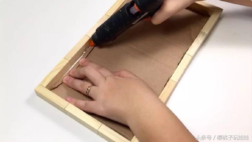 用小木块做芭比娃娃,最简单怎么做芭比娃娃