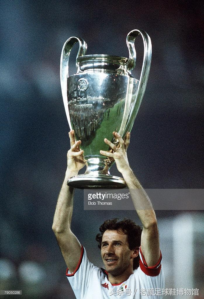 你拿你的冠军杯，我收我的保护费，神奇意大利品牌kappa