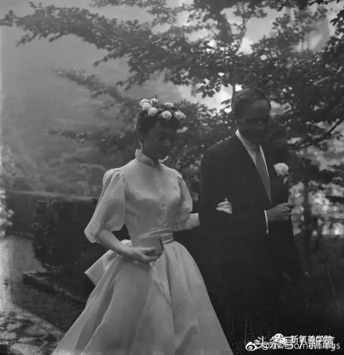 为什么选择赫本而不选梦露,奥黛丽赫本与梦露的人生