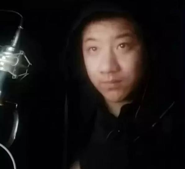 qq飞车车王青山露脸直播,qq飞车车王青山百人逃亡