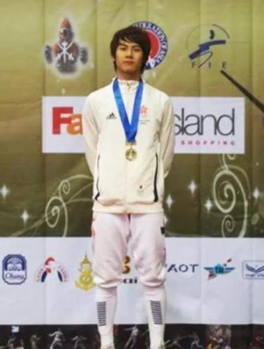 王嘉尔以前是国家运动员,曾拿过冠军当过学霸的王嘉尔