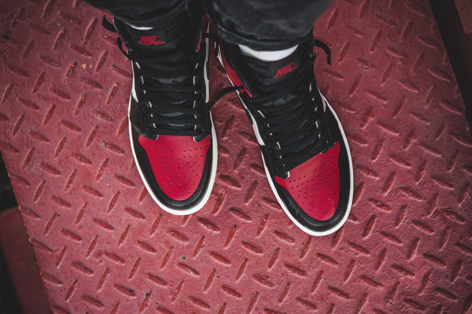 aj1黑红脚趾低帮值得购买吗,得物aj1黑红脚趾500多真的假的