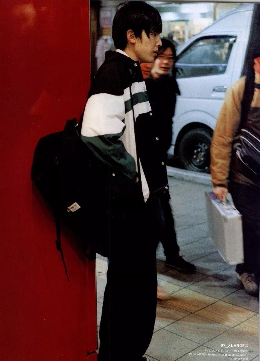 想骚还能买得起，开学这么穿让你成功撩到学妹哦