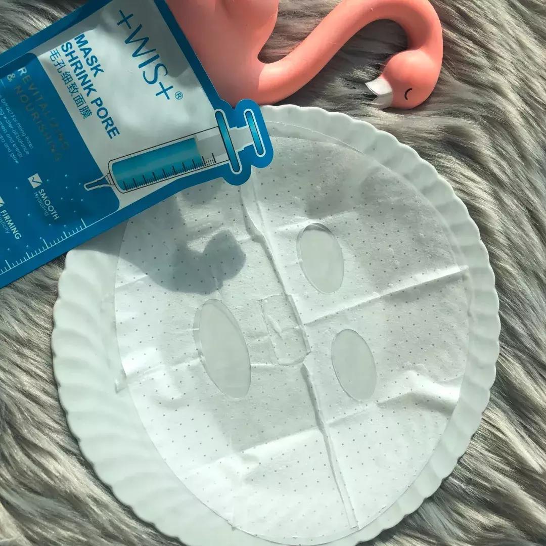 毛孔一擦就变细腻,用了一段时间毛孔收缩了一点