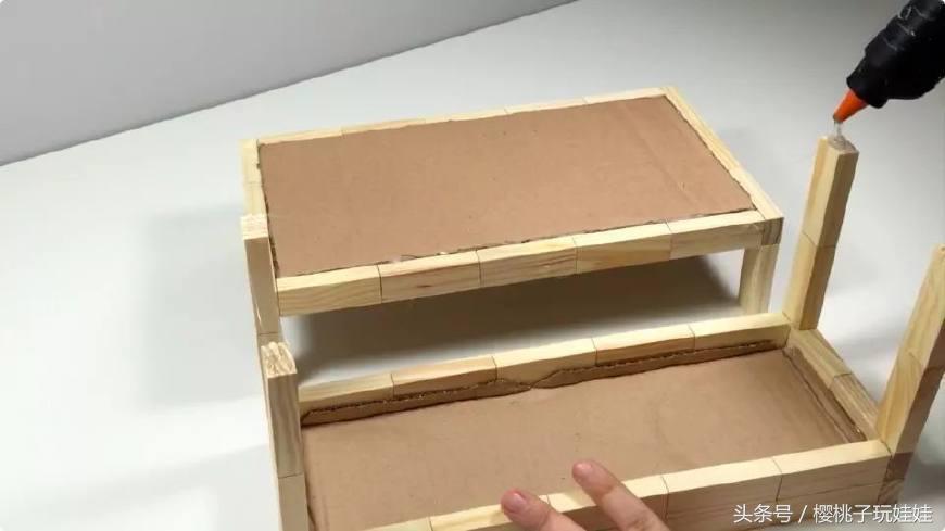 用小木块做芭比娃娃,最简单怎么做芭比娃娃