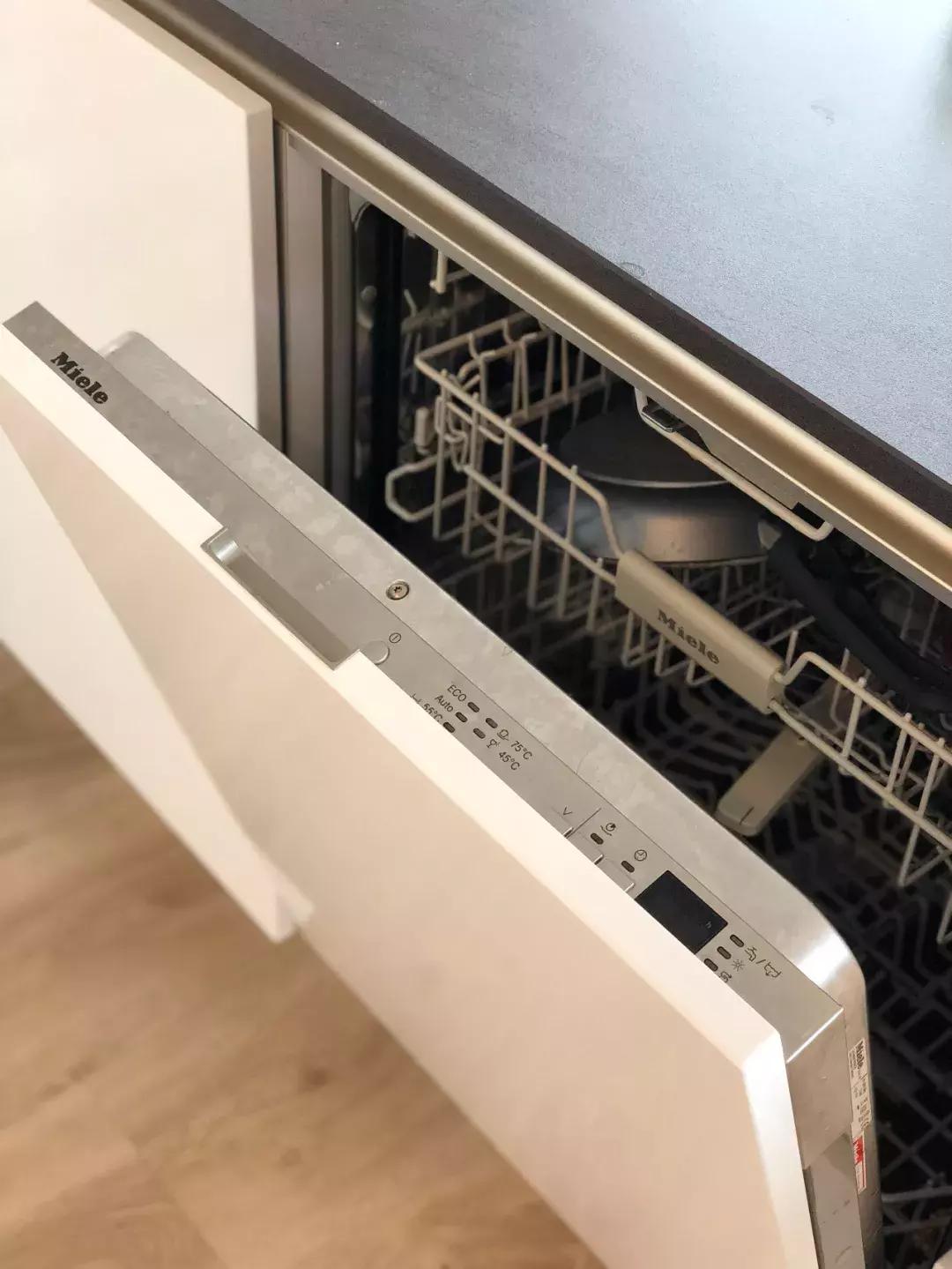 娴峰瑁呬慨鍒嗕韩,鍥藉寤虹瓚瑁呬慨鍒嗕韩