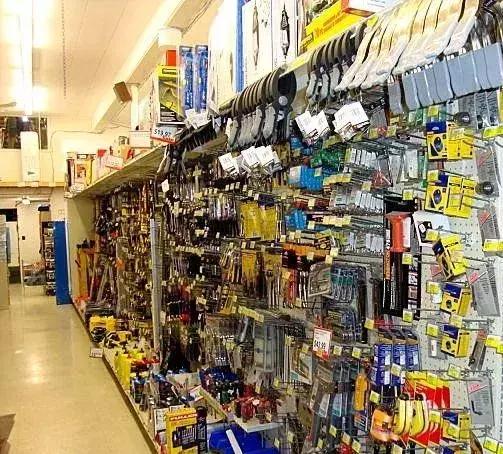 五金建材店的最新经营方式,我想开一家五金建材店什么位置好