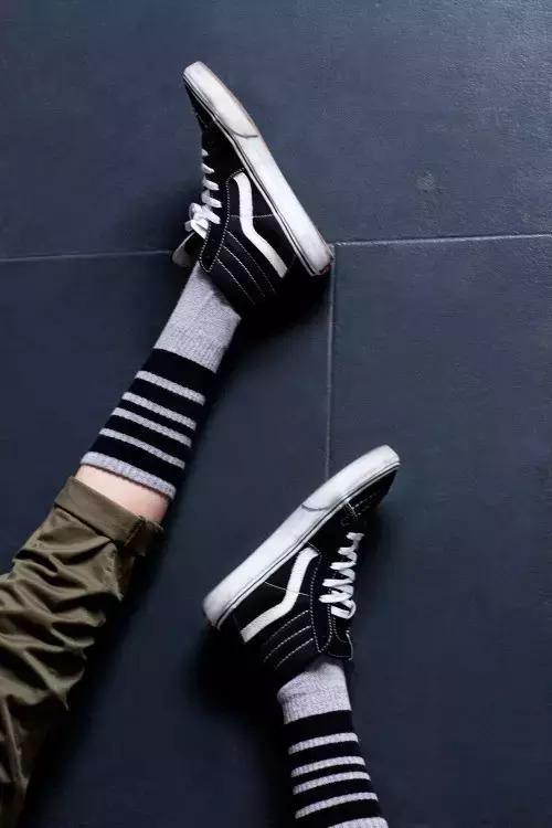 vans和converse高帮适合冬季穿,converse对比vans