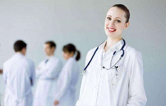 头发扎到眼睛肉里,头发扎在脚肉里怎么办