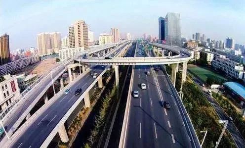 郑州一秒入夏的视频,民生大参考最新视频郑州一秒入夏