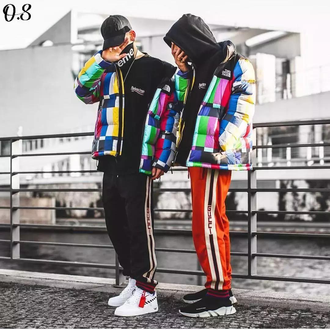 你和时尚之间只差一条腰带,米色同色系撞色穿搭