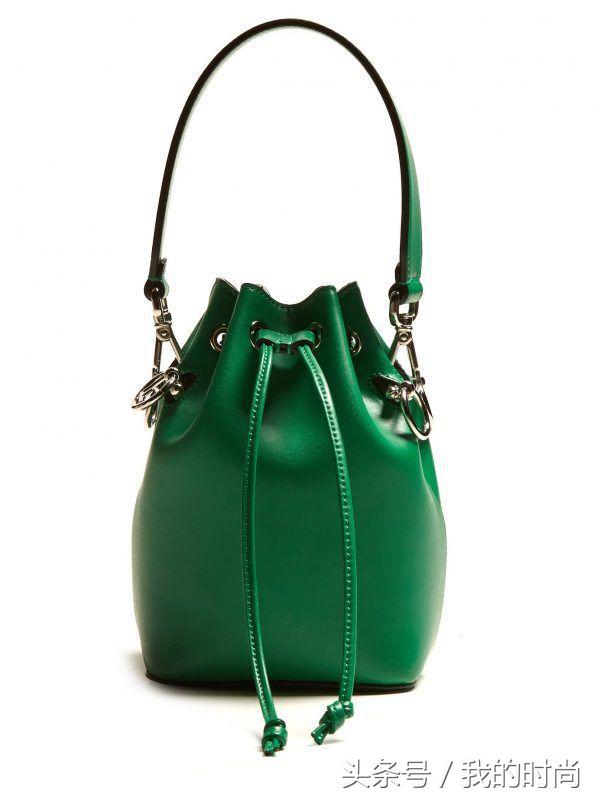 今季必备Fendi水桶袋实用又可爱,章子怡高俊熙中韩女星都爱