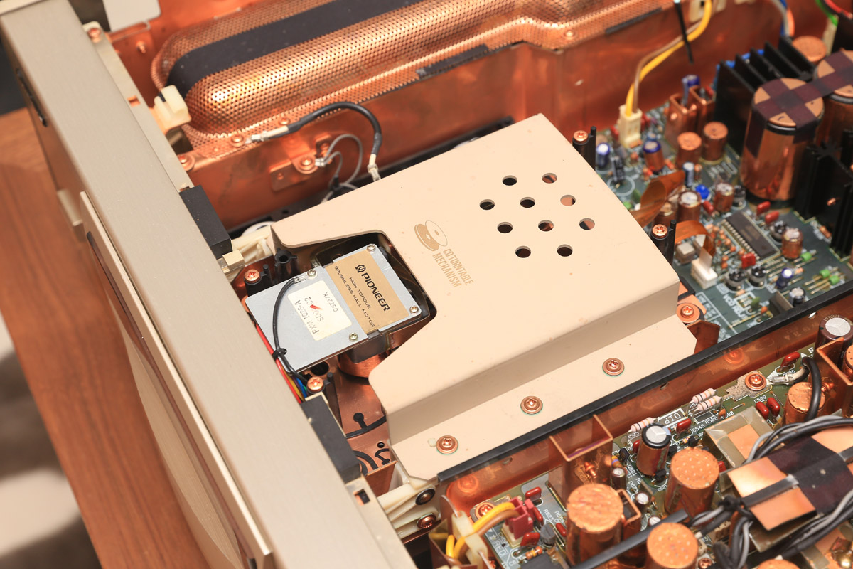 二十多年前的CD机至今售价上万,先锋PD-T09究竟实力何在?