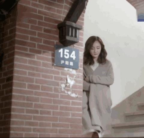 杨幂谈判官穿着,杨幂谈判官服装造型