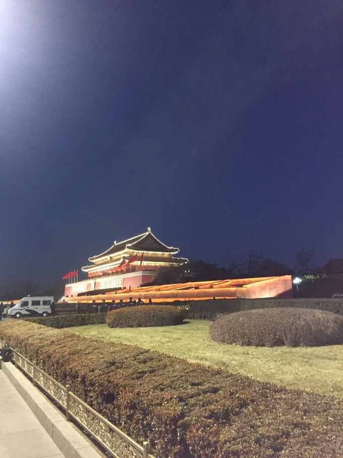 冬天去哪里旅游暖和特色美食,冬季游玩攻略美食推荐