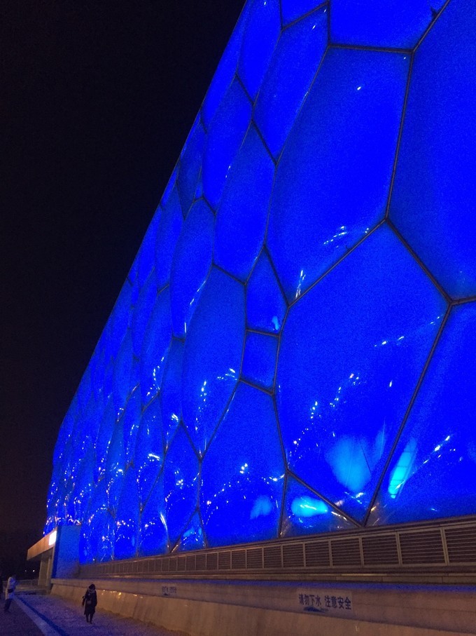 冬天去哪里旅游暖和特色美食,冬季游玩攻略美食推荐