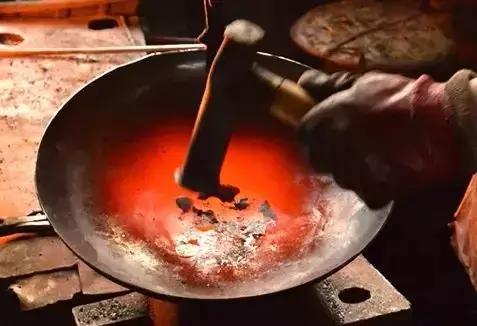 章丘铁锅爆红的背后,章丘铁锅火遍大江南北