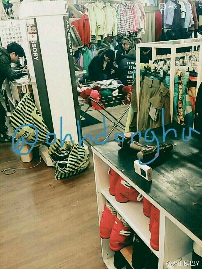 弱弱的问一句，头条有「灿白*党**」吗？