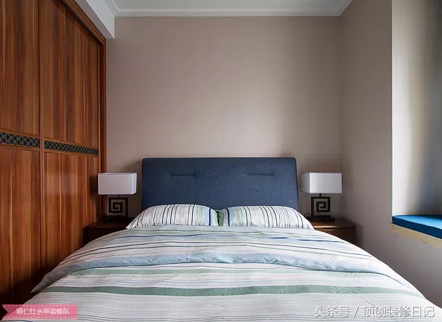 铜仁沙发装修效果图,极简原木风格沙发墙