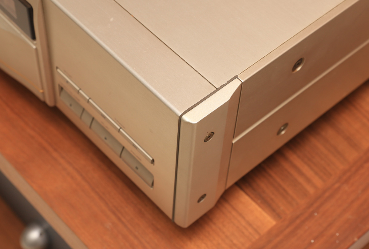 二十多年前的CD机至今售价上万,先锋PD-T09究竟实力何在?