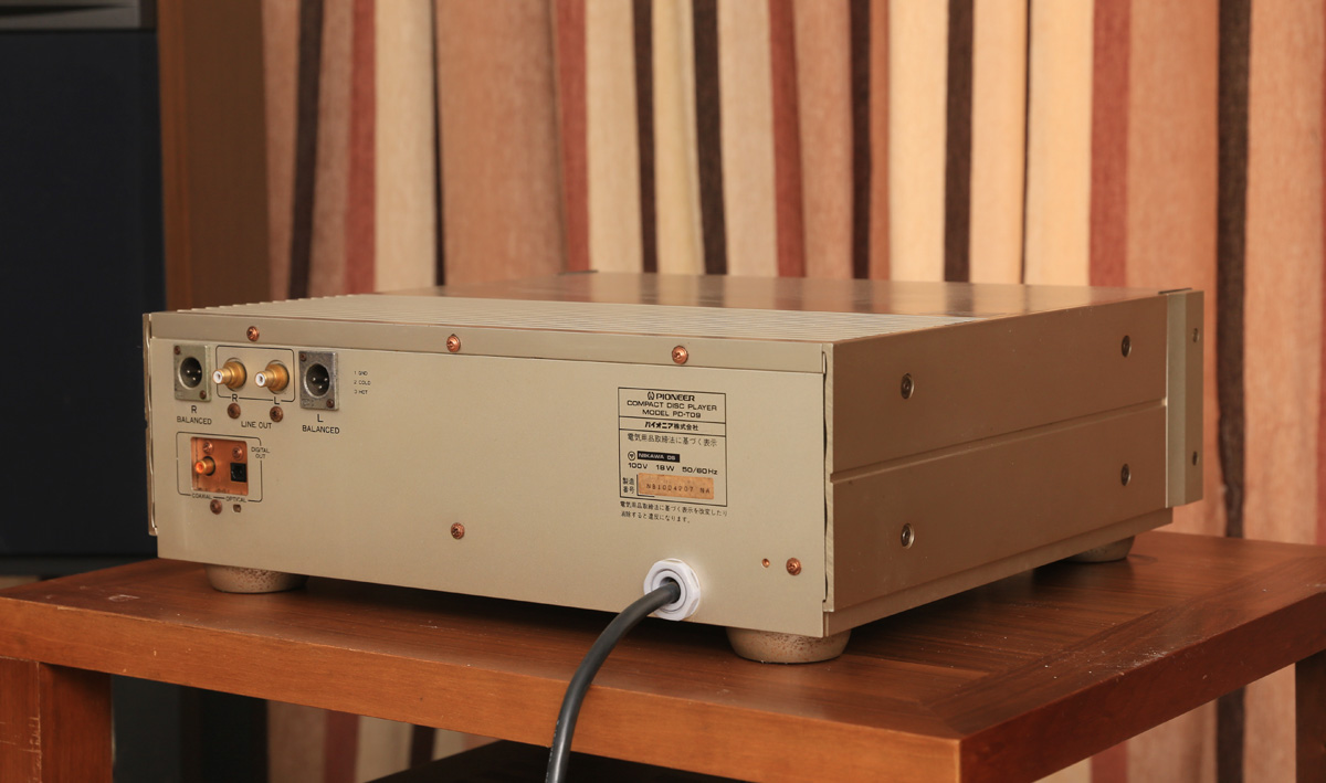 二十多年前的CD机至今售价上万,先锋PD-T09究竟实力何在?