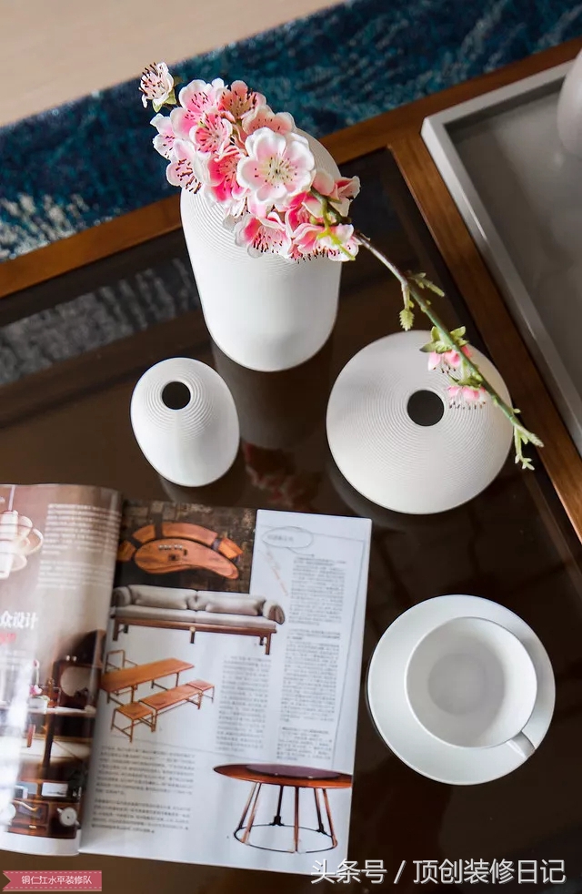 铜仁沙发装修效果图,极简原木风格沙发墙