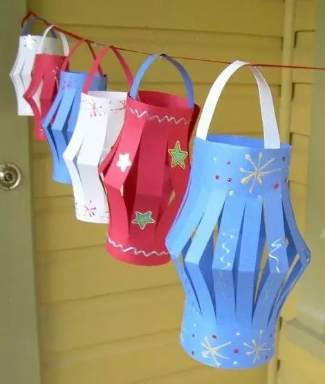 怎么用纸做元宵形状的小灯笼,简单用卡纸做一个元宵节小灯笼