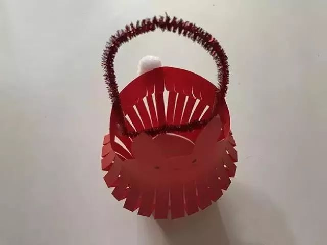 怎么用纸做元宵形状的小灯笼,简单用卡纸做一个元宵节小灯笼