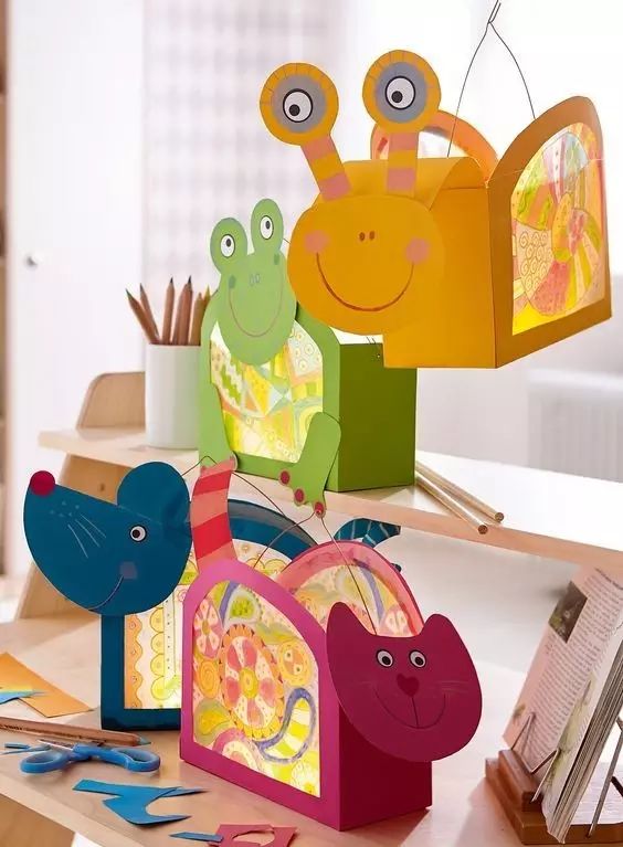 怎么用纸做元宵形状的小灯笼,简单用卡纸做一个元宵节小灯笼