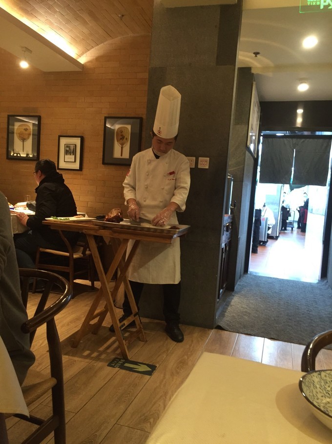 冬天去哪里旅游暖和特色美食,冬季游玩攻略美食推荐