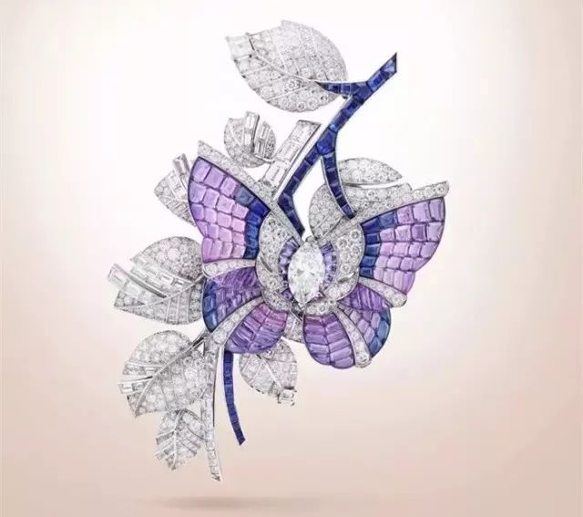 专柜买的大牌戒指，不到一年就掉钻，买家怒骂工艺低级……