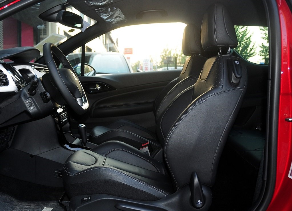 超级拉风的敞篷4座跑车,超级拉风的车