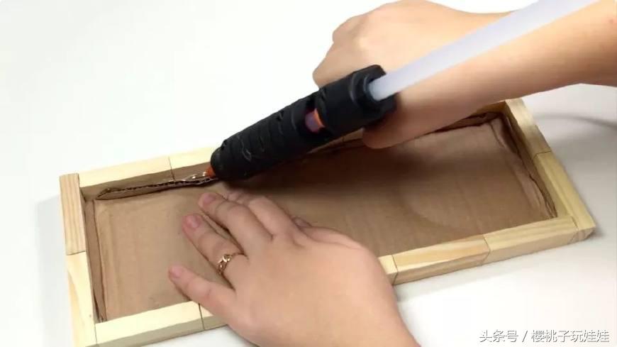 用小木块做芭比娃娃,最简单怎么做芭比娃娃