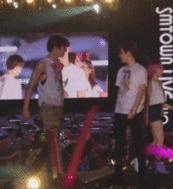 弱弱的问一句，头条有「灿白*党**」吗？