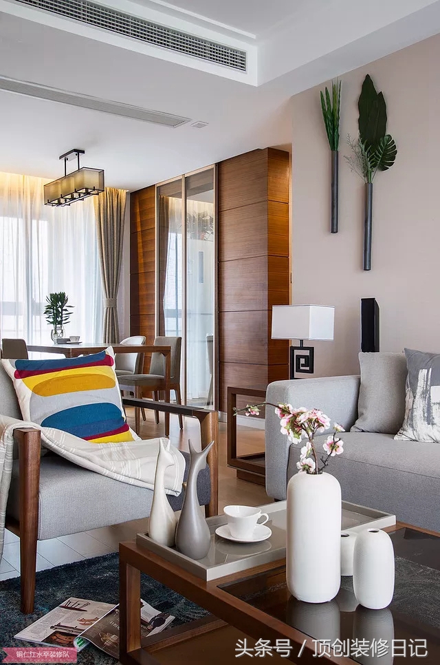 铜仁沙发装修效果图,极简原木风格沙发墙