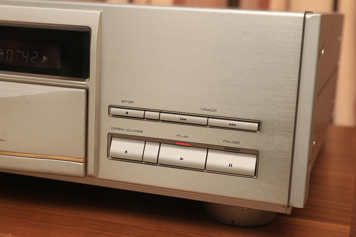 二十多年前的CD机至今售价上万,先锋PD-T09究竟实力何在?