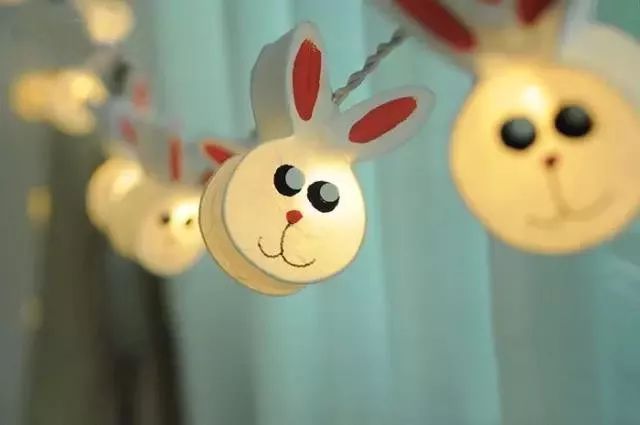 怎么用纸做元宵形状的小灯笼,简单用卡纸做一个元宵节小灯笼