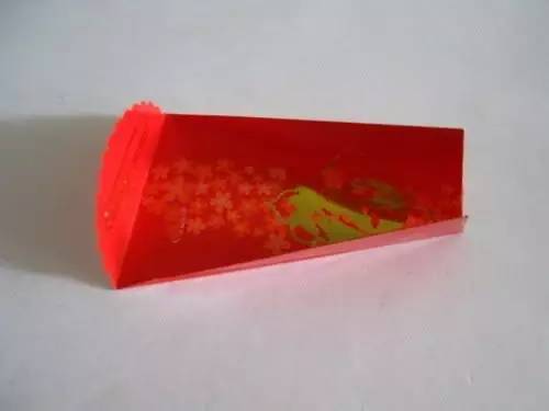 怎么用纸做元宵形状的小灯笼,简单用卡纸做一个元宵节小灯笼