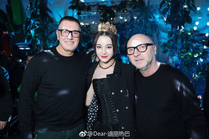 戴上王冠就是女皇,戴上皇冠我就是女王