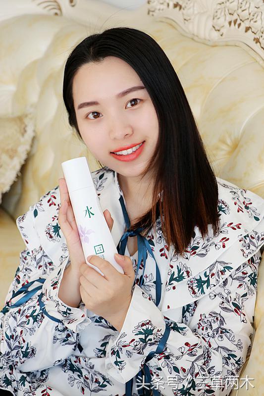 三草两木透水乳测评,值得拥有的三草两木