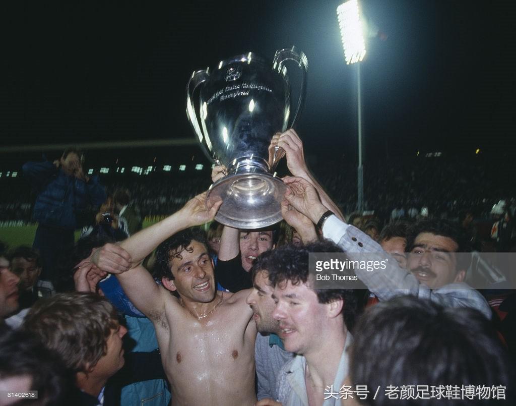 你拿你的冠军杯，我收我的保护费，神奇意大利品牌kappa