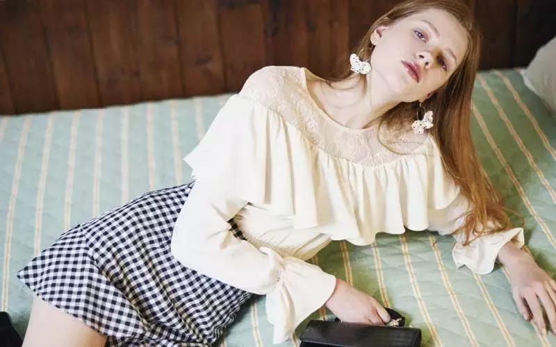 从裙子到套装,早春必备单鞋惊艳从头到脚