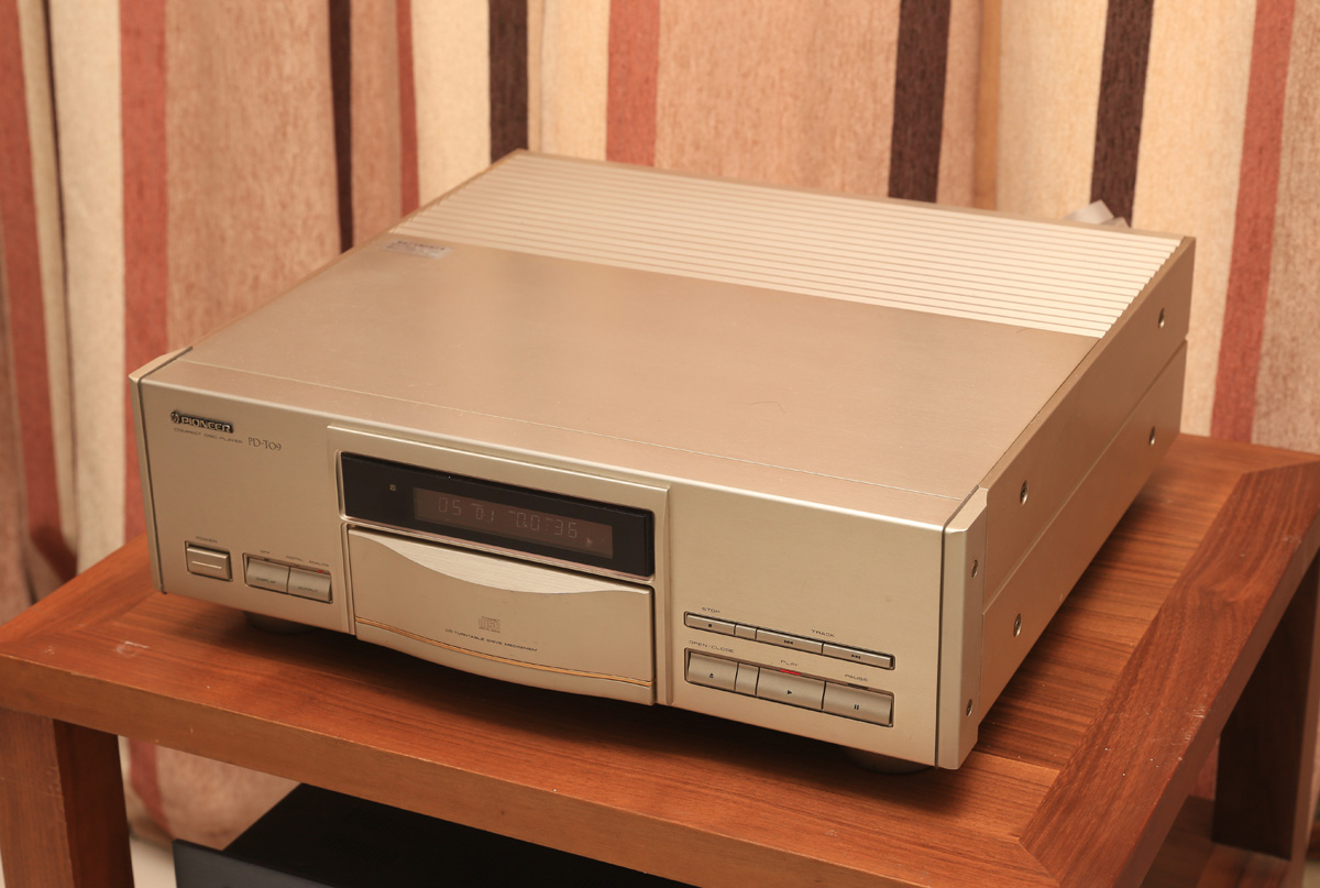 二十多年前的CD机至今售价上万,先锋PD-T09究竟实力何在?