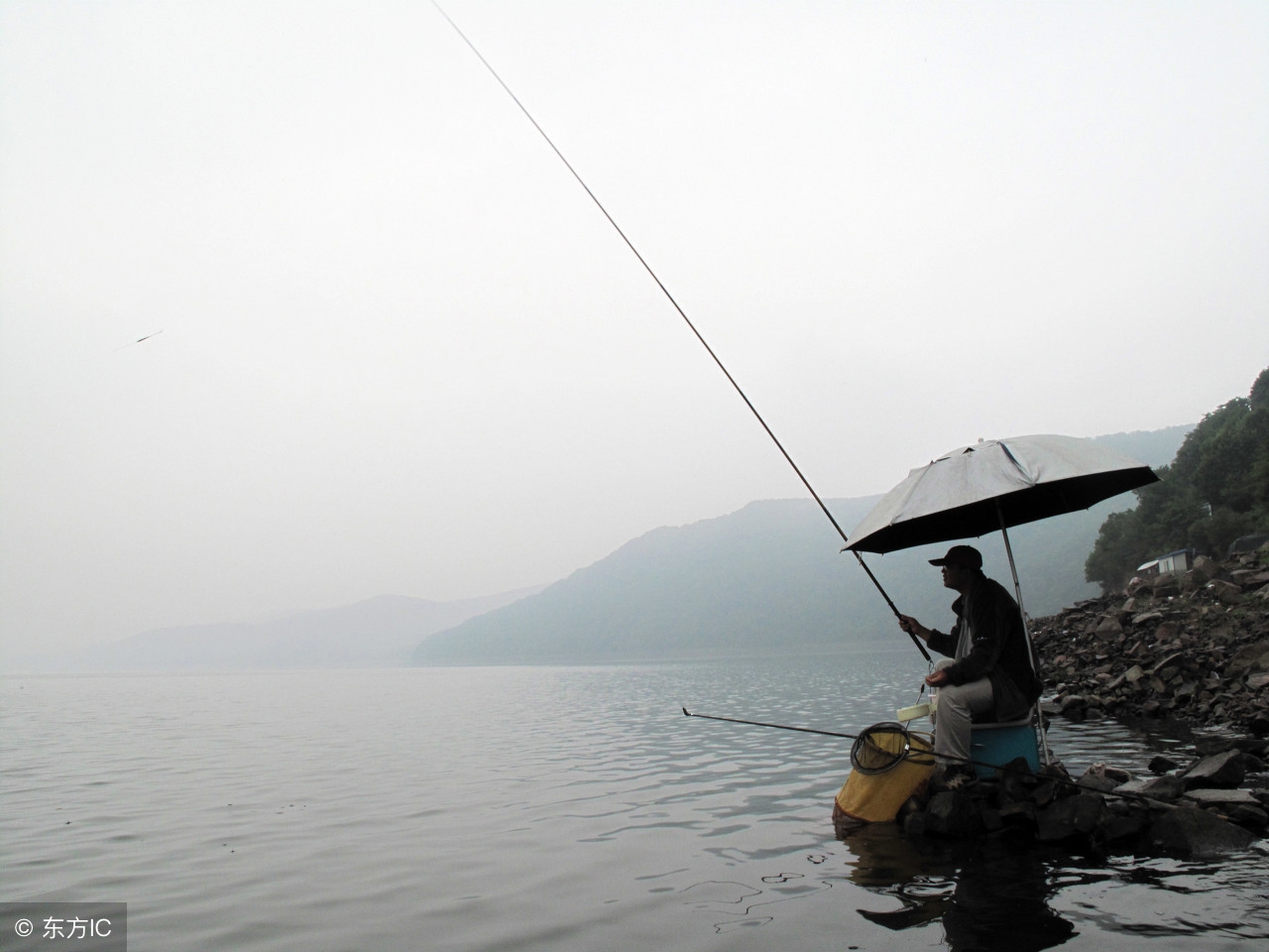 双钩挂饵钓鲢鱼的技巧