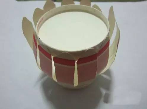 怎么用纸做元宵形状的小灯笼,简单用卡纸做一个元宵节小灯笼