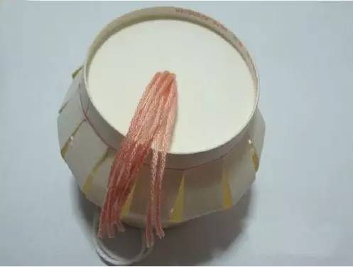 怎么用纸做元宵形状的小灯笼,简单用卡纸做一个元宵节小灯笼