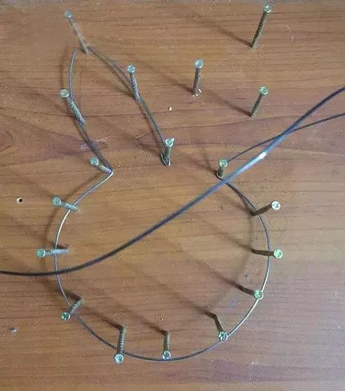 怎么用纸做元宵形状的小灯笼,简单用卡纸做一个元宵节小灯笼